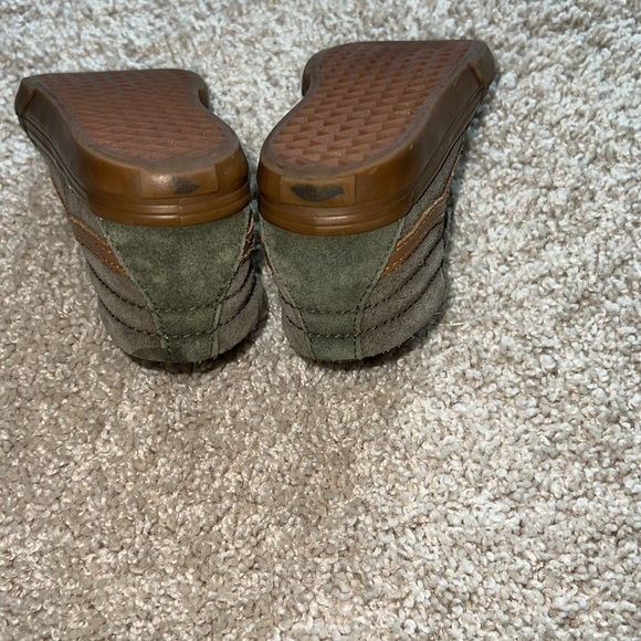 Vans - Picture 5 of 7